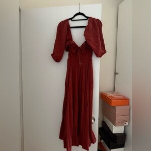 Maroon midi dress with puffy sleeves